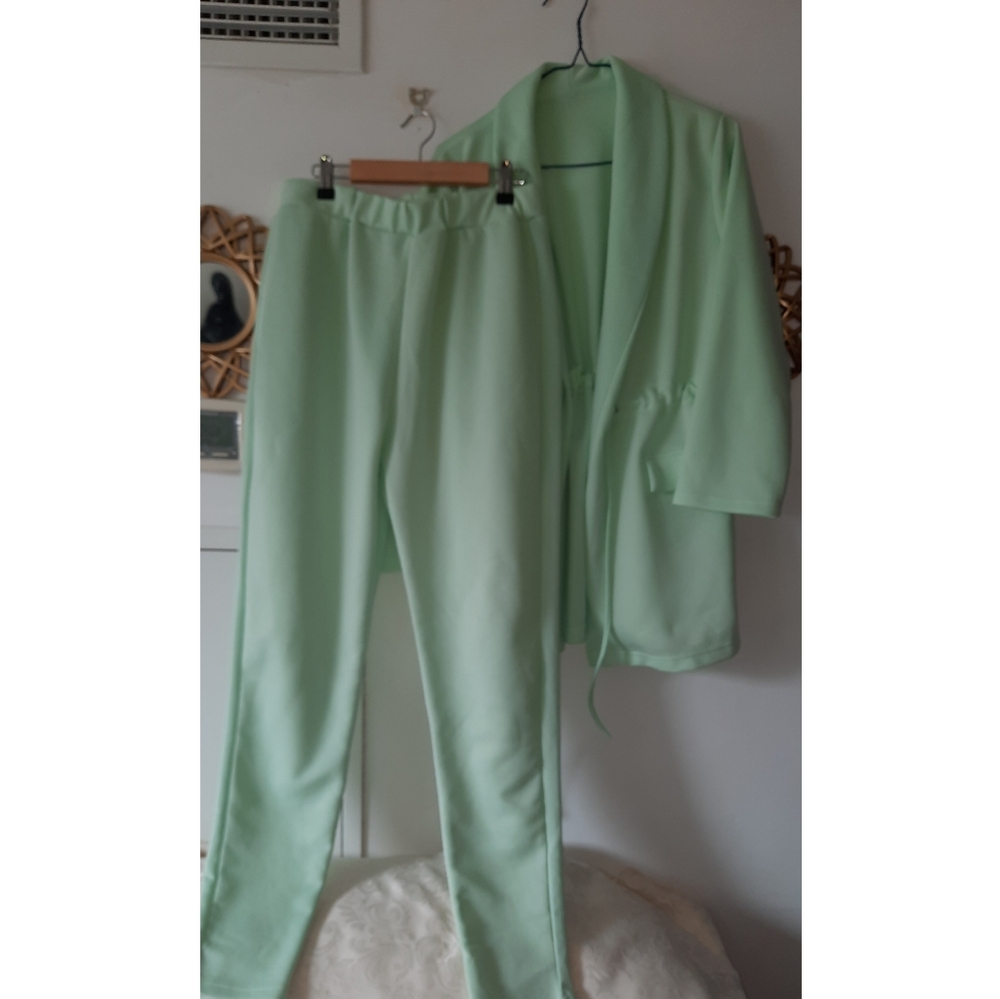 New! Mint Green 2pc Suit
